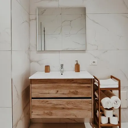 شقة S T R E H E Z A