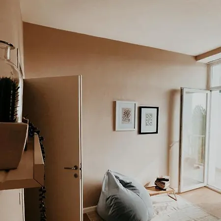 S T R E H E Z A شقة