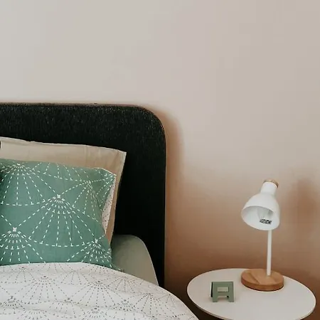 S T R E H E Z A * تيرانا