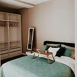 S T R E H E Z A Apartamento