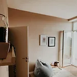 S T R E H E Z A Apartamento