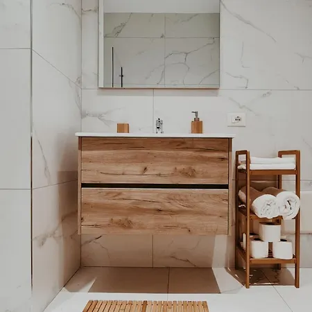 S T R E H E Z A Апартаменты Тирана