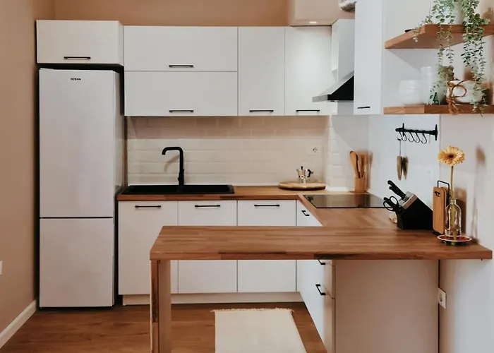 S T R E H E Z A Apartamento *